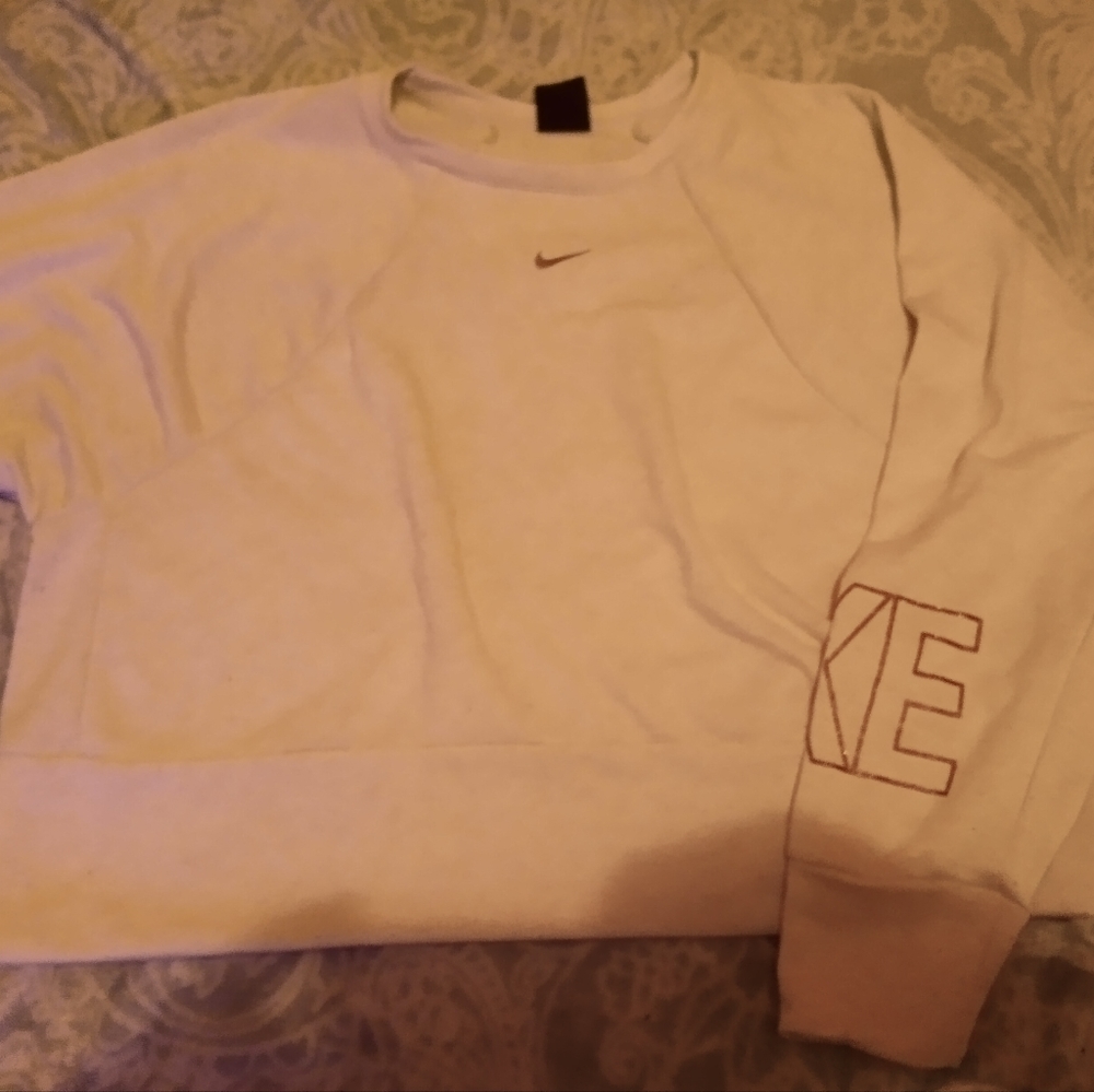 Nike cropped Crew neck size lrg